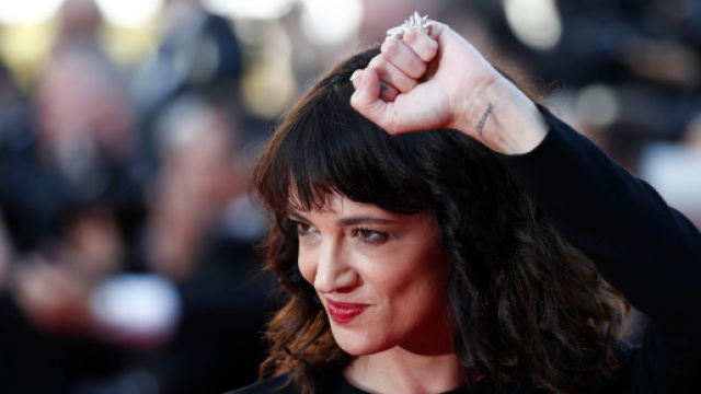 Asia Argento violenta sessualmente un minore