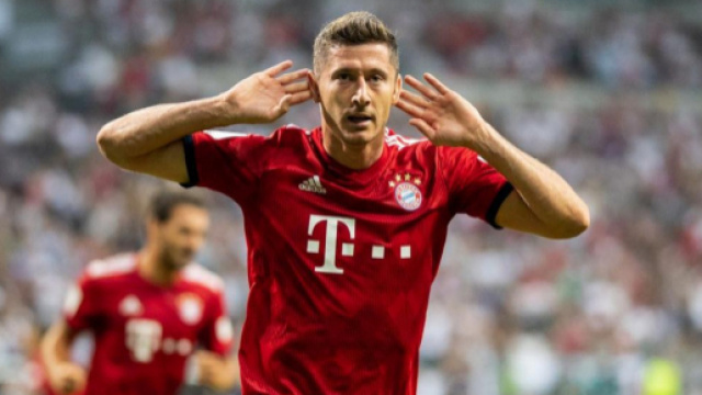 Robert Lewandowski est visé par le Real Madrid, mais le Bayern Munich refuse tout départ pour lui.