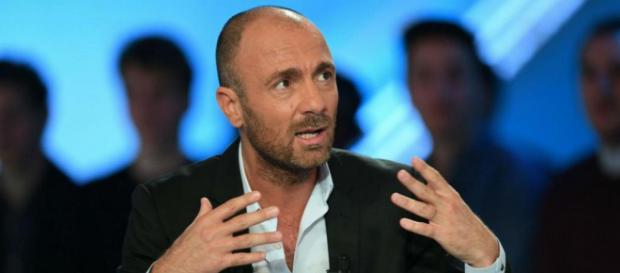 Christophe Dugarry s'insurge contre l'OM, qui selon lui a fait un mercato "bizarre" Christophe Dugarry s'insurge contre l'OM, qui selon lui a fait un mercato "bizarre"
