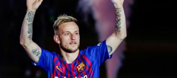 Ivan Rakitic intéresse fortement le Paris Saint-Germain, mais les parisiens ne sont pas prêts à payer sa clause libératoire, fixée à 125M d'euros Ivan Rakitic intéresse fortement le Paris Saint-Germain, mais les parisiens ne sont pas prêts à payer sa clause libératoire, fixée à 125M d'euros