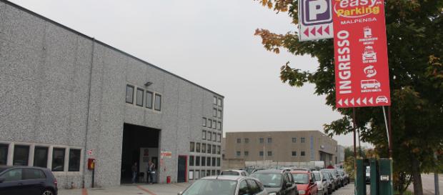 Milano, automobilista impiega oltre 16 ore per ritrovare la sua macchina all'Easy Parking. Milano, automobilista impiega oltre 16 ore per ritrovare la sua macchina all'Easy Parking.