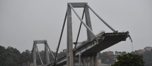 Crollo ponte a Genova, Charlie Hebdo e la macabra vignetta