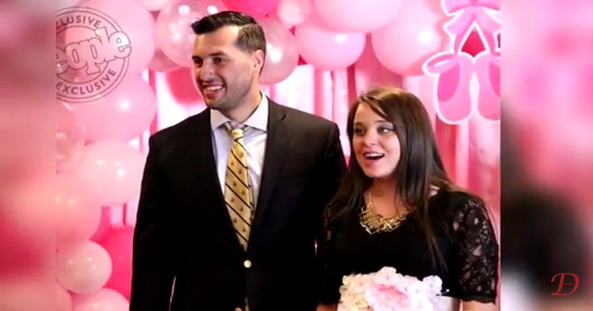 Counting On Jeremy Vuolo gifts Jinger Duggar Vuolo a piano for their