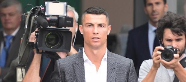 Meglio Ronaldo o Neymar? E' scontro tra due operai. Meglio Ronaldo o Neymar? E' scontro tra due operai.