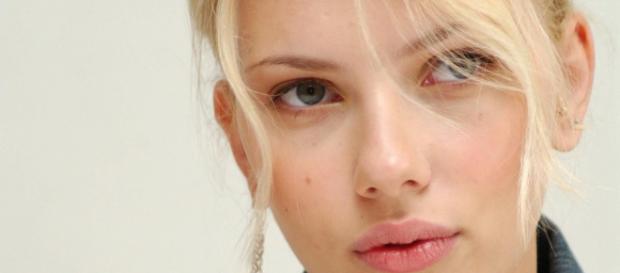 Scarlett Johansson lidera el ranking de actrices cinematográficas con mayores ingresos económicos en Hollywood. Scarlett Johansson lidera el ranking de actrices cinematográficas con mayores ingresos económicos en Hollywood.