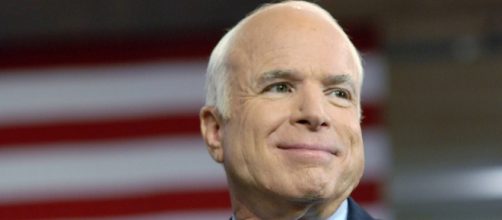 USA, il senatore John McCain ha deciso di interrompere le cure contro il cancro