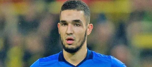 Nabil Bentaleb est dans les petits papiers de l'OM en cette fin de mercato. Nabil Bentaleb est dans les petits papiers de l'OM en cette fin de mercato.