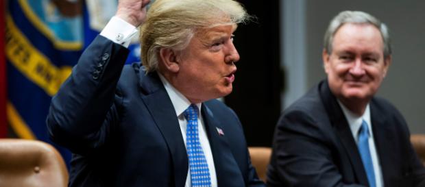 Trump advierte de un colapso si es sometido a juicio político. - atlantico.net Trump advierte de un colapso si es sometido a juicio político. - atlantico.net