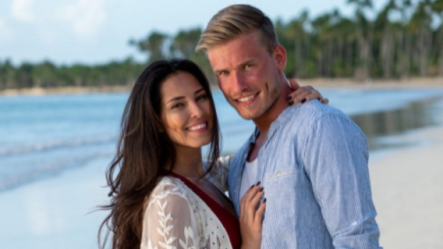 Cassandra (La Bataille des Couples) donne des nouvelles d'Hagda après la mort de son compagnon Tom Diversy.