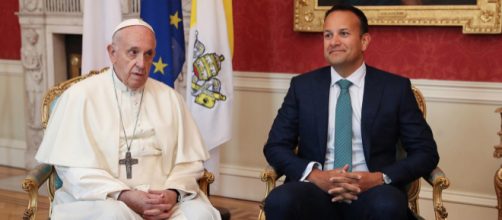 El papa admite en Irlanda el fracaso de la Iglesia ante los abusos