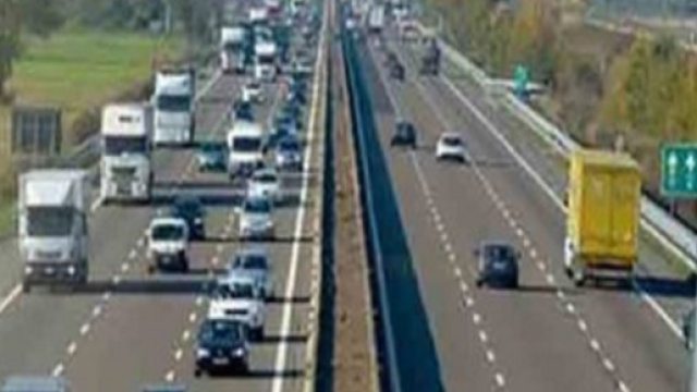 Nocera, mamma accusa malore in strada: polizia fa da baby sitter ai figli