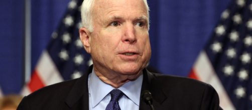 Estados Unidos pierde a un héroe de guerra, el Senador John McCain