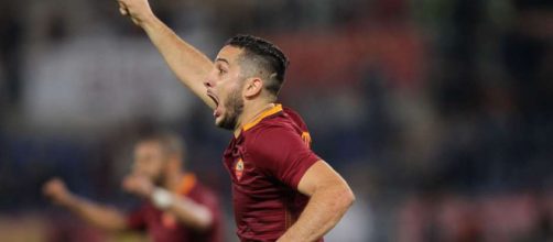 Kostas Manolas esulta con la maglia della Roma