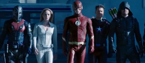 The new 'Arrowverse' crossover will likely introduce the Justice League to the small-screen [Image Credit: Emergency Awesome/YouTube screencap]