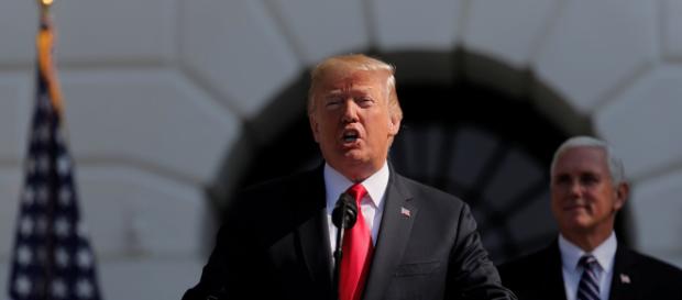 Donald Trump rompe el Tratado de Libre Comercio de América del Norte Donald Trump rompe el Tratado de Libre Comercio de América del Norte
