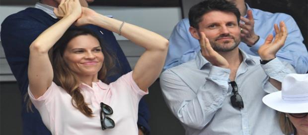 Hilary Swank se casa en secreto con el emprendedor Philip Schneider Hilary Swank se casa en secreto con el emprendedor Philip Schneider