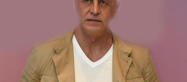 Kiko Matamoros pierde los estribos ante una llamada de Sálvame para corroborar información de su divorcio Kiko Matamoros pierde los estribos ante una llamada de Sálvame para corroborar información de su divorcio