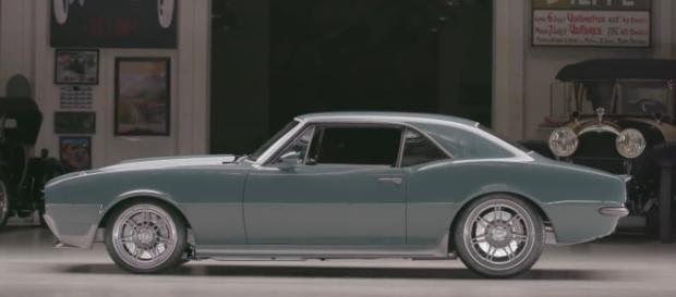 El automóvil modelo Camaro obsequiado por Downey Jr. El automóvil modelo Camaro obsequiado por Downey Jr.