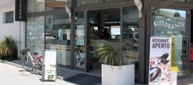 Civitanova, ruba cibo: i proprietari non denunciano - Fanpage.it Civitanova, ruba cibo: i proprietari non denunciano - Fanpage.it