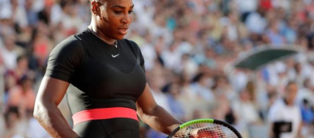 La tenista profesional estadounidense Serena Williams usó un traje deportivo inapropiado durante el Roland Garros. - google.com La tenista profesional estadounidense Serena Williams usó un traje deportivo inapropiado durante el Roland Garros. - google.com
