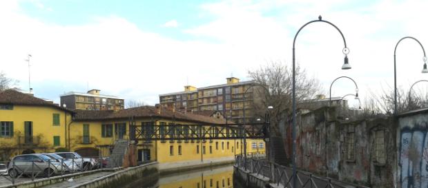 Milano, minorenne abusata ai Navigli: in manette un 40enne congolese (in foto il Naviglio Martesana, luogo del fatto di cronaca) Milano, minorenne abusata ai Navigli: in manette un 40enne congolese (in foto il Naviglio Martesana, luogo del fatto di cronaca)