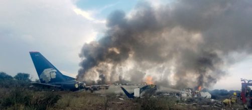Un avión de pasajeros se estrella en el norte de México con 101 personas a bordo