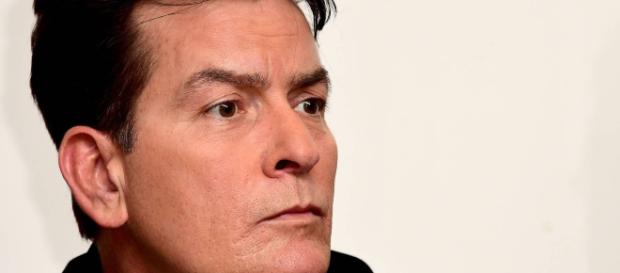 Charlie Sheen alegó no poder pagar la manutención de sus hijos por solo tener en su haber 10 millones de dolares Charlie Sheen alegó no poder pagar la manutención de sus hijos por solo tener en su haber 10 millones de dolares