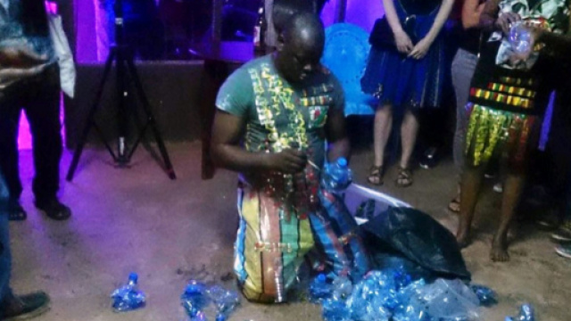 L'artiste performeur Michel Bitimbhe aux RAVY 2018 (c) RAVY 2018