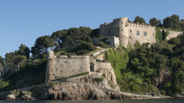 Le fort de Brégançon redevient la résidence de vacances du Président - rtl.fr