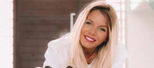Jessica Thivenin dévoile son nouveau visage après sa chirurgie esthétique. Jessica Thivenin dévoile son nouveau visage après sa chirurgie esthétique.