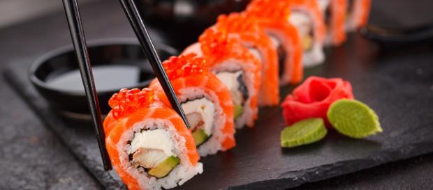 Mano amputata dopo aver consumato sushi: colpa di un'infezione l'accaduto choc Mano amputata dopo aver consumato sushi: colpa di un'infezione l'accaduto choc