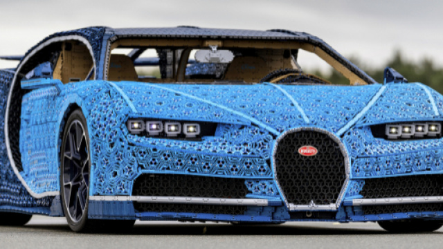 Lego presenta la Bugatti Chiron funzionante ed in scala 1:1