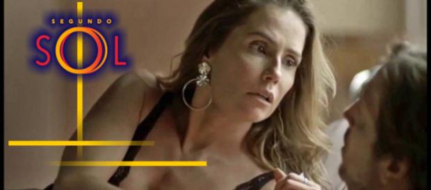 Luzia se vinga de Karola e expõe a vilã a todos Luzia se vinga de Karola e expõe a vilã a todos