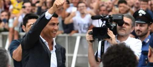 Cristiano Ronaldo a Milano per una giornata di shopping