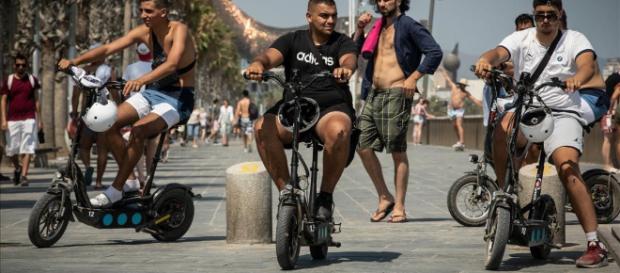 La comunidad de Barceloneta pide que se tomen medidas contra el desenfreno de turistas La comunidad de Barceloneta pide que se tomen medidas contra el desenfreno de turistas