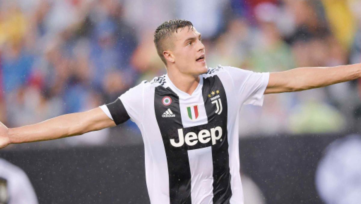 Seconda Maglia Real Madrid Valverde Seconda Maglia Real Madrid Valverde