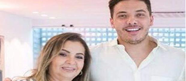 Dona Bill, mãe de Wesley Safadão, sai em defesa do filho contra ex-nora Dona Bill, mãe de Wesley Safadão, sai em defesa do filho contra ex-nora
