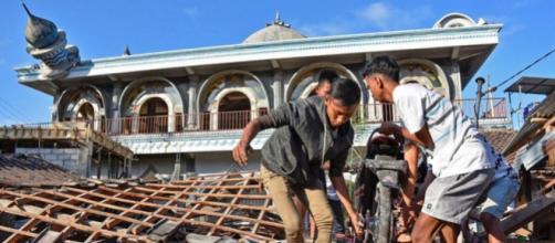 Indonésie : 105 morts après le séisme