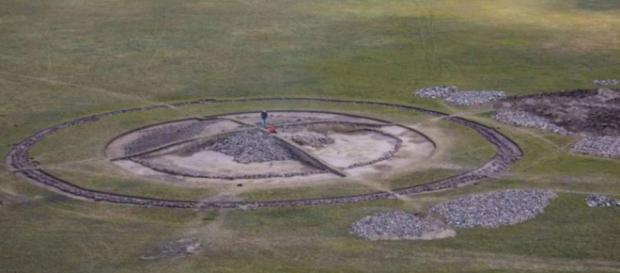 Un trésor vieux de 2800 ans vient d'être découvert par un groupe d'archéologues au Kazakhstan Un trésor vieux de 2800 ans vient d'être découvert par un groupe d'archéologues au Kazakhstan