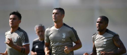 Dybala y Costa vacilan a Cristiano Ronaldo a ritmo de Fortnite