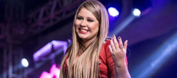 A cantora deixou os fãs curiosos A cantora deixou os fãs curiosos