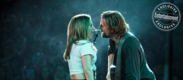 Lady Gaga y Bradley Cooper actúan en Ha nacido una estrella Lady Gaga y Bradley Cooper actúan en Ha nacido una estrella