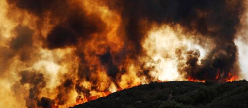 Portugal en alerta por un incendio descontrolado en Silves
