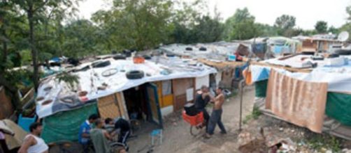 A Coltano (PI) smantellate costruzioni abusive occupate da rom noti alle forze dell'ordine.