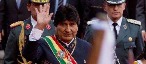 BOLIVIA/ Roban y recuperan la medalla y la banda presidencial