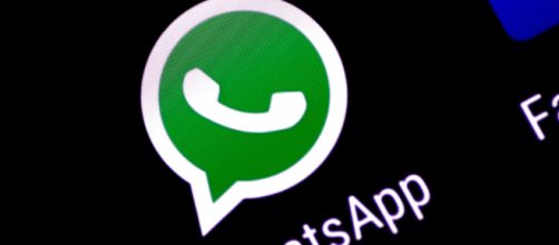 Arezzo, stop alle chat dei genitori: vietati nelle scuole i gruppi Whatsapp, la vicenda.