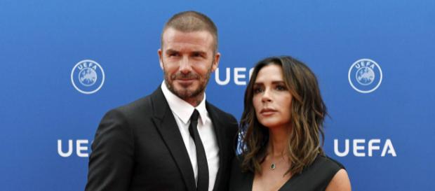 Victoria y David Beckham aparecen de sorpresa en el sorteo de UEFA Victoria y David Beckham aparecen de sorpresa en el sorteo de UEFA