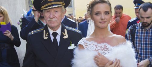 'Non voleva avere rapporti con me': attore 87enne russo divorzia dalla quarta moglie 27enne