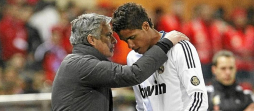 Real Madrid : Varane négocierait avec Mourinho