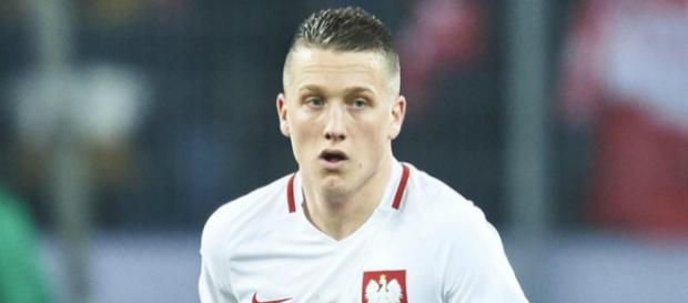Piotr Zielinski pourrait revenir au centre de l'attention au Real Madrid, même si ce dernier a des chances de prolonger avec Naples Piotr Zielinski pourrait revenir au centre de l'attention au Real Madrid, même si ce dernier a des chances de prolonger avec Naples